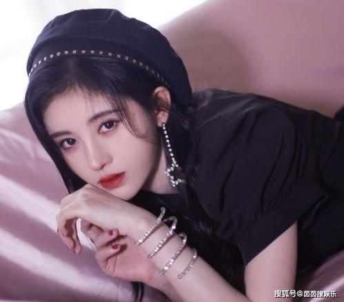娱乐圈吃瓜儿鞠婧祎,娱乐圈的瓜田，她如何成为焦点？”  第2张
