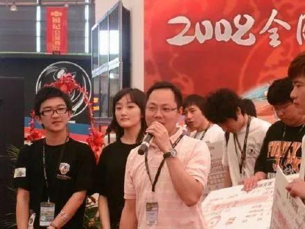 娱乐圈吃瓜背景图女男,揭秘明星们的甜蜜与纠葛  第3张