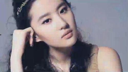 娱乐圈吃瓜美女是谁啊视频,吃瓜美女视频背后的明星风云 第3张 娱乐圈吃瓜美女是谁啊视频,吃瓜美女视频背后的明星风云 第3张